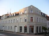 Foto - Haus mit Geschäft und mehreren Wohneinheiten
