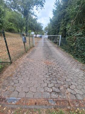 Foto - Zweifamilienhaus - Makleranfragen werden nicht beantwortet!!!
