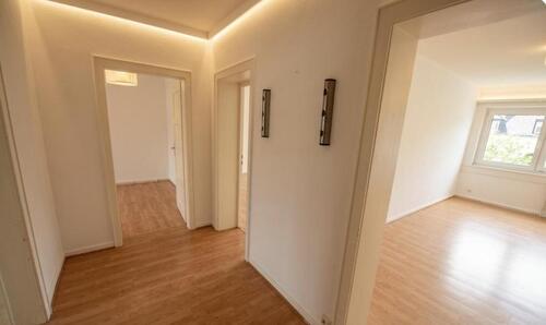 Foto - Exklusive 3-Zimmer-DG-Wohnung mit Einbauküche in Wiesbaden