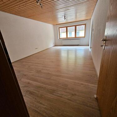 Foto - Vermiete 4 Zimmer Wohnung 95qm.