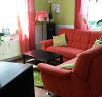 2 Zimmer Erdgeschosswohnung 60m2 Schwedenofen, EBK, moderned Bad - Holzmaden