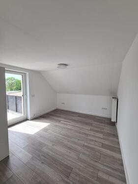 Foto - 1 Zimmer Dachgeschoßwohnung zur Miete in Darmstadt