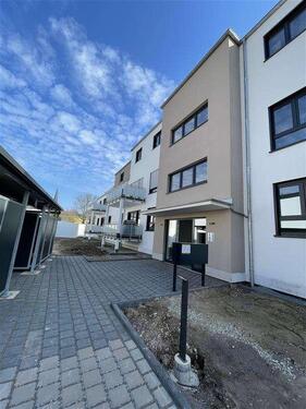 Foto - Exklusive Wohnung im Erdgeschoss mit Einbauküche und Garage