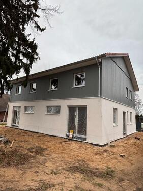 Foto - Zweifamilienhaus kaufen – Neubau mit 2 Wohnungen – provisionsfrei