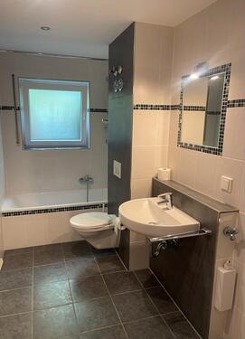 Foto - Schöne 2 Zimmer-Wohnung mit gedeckten Stellplatz + Einbauküche