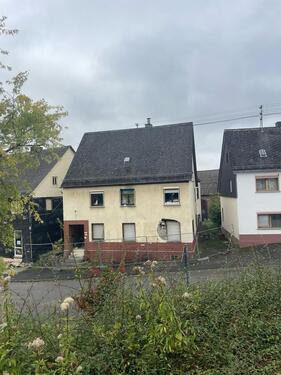 Foto - Renovierungsobjekt: Großes Haus mit Scheune & Garten- Ohne Makler
