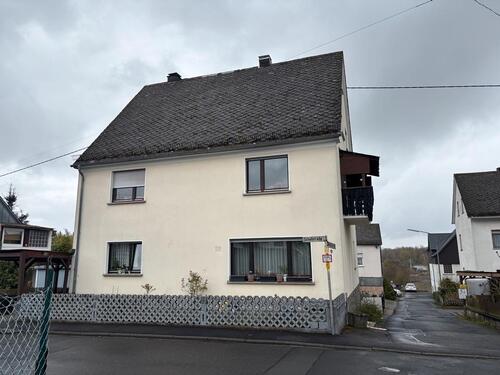 Foto - 3 Familienhaus mit Potenzial - 400.000,00&nbsp;EUR Kaufpreis, ca.&nbsp; 240,00&nbsp;m&sup2;