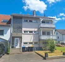 Provisionsfrei! Großes Haus mit 2 Einheiten & Einliegerwohnung - Alsfeld