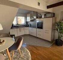 Sonnige Dachgeschosswohnung zu verkaufen, 3 Zimmer - Nürnberg Rabus