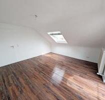 Helle 3-Zimmer-Wohnung | ca. 77 m² | frisch saniert | neue Einbauküche | Stellplatz optional - Filderstadt