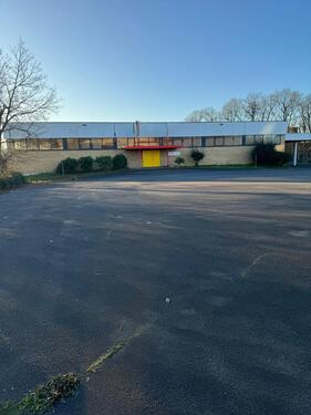 Foto - Großzügige Gewerbehalle mit Top-Anbindung