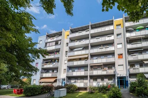 Foto - Wir sanieren für Sie: 3-Zimmerwohnung mit Erdgeschoß, Bad mit Dusche!