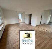 Wohnen mit Komfort: Sanierte 4-Zimmer-Wohnung in toller Lage - 