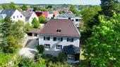 Foto - Großzügige 5-Zimmer-Altbauwohnung mit Küche und großer Terrasse