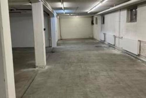 Foto - Lagerfläche 100 qm mit drei ParkplätzenGaragen