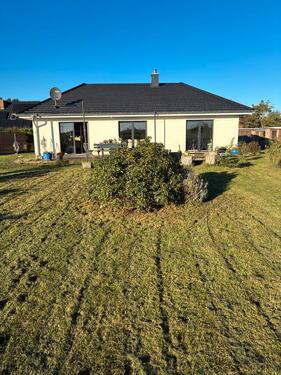 Foto - Schönes Einfamilienhaus mit großem Grundstück