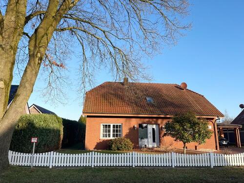 Foto - Großes Einfamilienhaus (185qm) mit 6 SZ, großem Garten und Sauna