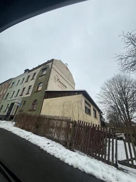 Foto - Haus zu verkaufen mit drei Etagen und 4 Garagen