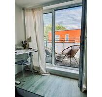 2,5-Zimmer-Dachgeschosswohnung mit Balkon & Loggia - Hamburg Hoheluft-West