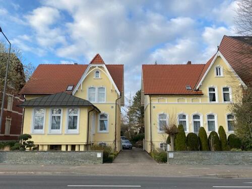 Foto - Von privat: Zwei gepflegte Jugendstilvillen auf Parkgrundstück