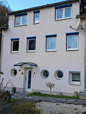 Foto - Schönes Einfamilienhaus mit großem Grundstück