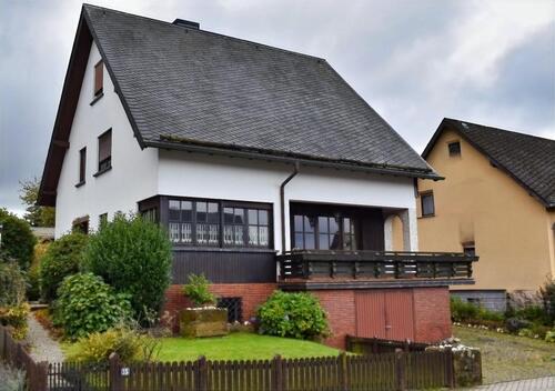 Foto - Großzügiges Zweifamilienhaus in zentraler Lage von Hermeskeil