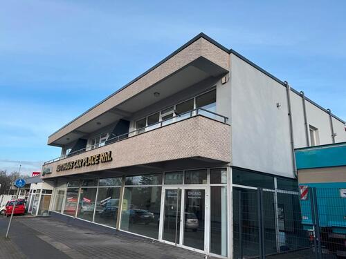 Foto - 90 m² Büro, drei Zimmer, diele. Balkon, klimatisiert, saniert