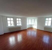 Zentral gelegene 3-Zimmer Wohnung in saniertem Stadthaus in Crimmitschau