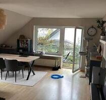 Schöne 2 Zi. Wohnung DG mit Balkon, EBK, Stellplatz - Birkenfeld