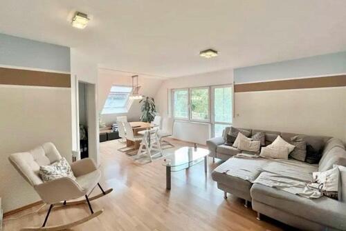 Foto - 4-Zi-Wohnung (ohne Makler) in traumhafter Lage mit Balkon und EBK