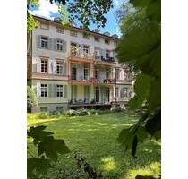 Wohnen im historischen „Palais Weilbach“: schicke 1-Zi. Wohnung - Flörsheim am Main
