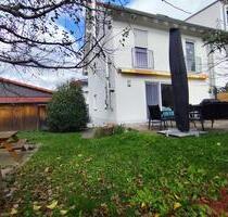 Sehr gepflegte DHH provisionsfrei mit super Lage in Degerschlacht - Reutlingen Altenburg