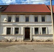 Einfamilienhaus in Schafstädt - 30.000,00&nbsp;EUR Kaufpreis, ca.&nbsp; 160,00&nbsp;m&sup2; in Bad Lauchstädt (PLZ: 06246)