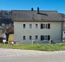 Verkaufe 2-Familienhaus mit großzügigem Grundstück in Riedenburg
