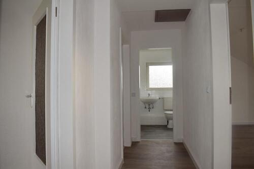 Foto - Helle 2-Zimmer-Wohnung, modernisiert, mit Keller & Stellplatz