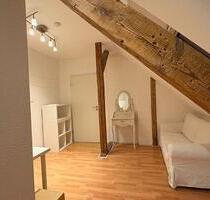 1 Zimmer Dachgeschossgewohnung - 500,00 EUR Kaltmiete, in Kiel (PLZ: 24116) Schreventeich