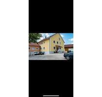 3 Zimmer Wohnung - 1.025,00 EUR Kaltmiete, ca.  83,00 m² in Adlkofen (PLZ: 84166)
