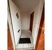 Helle 2 Zimmer-Dachgeschosswohnung mit Einbauküche - Schwerin Gartenstadt