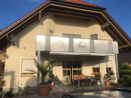 Foto - Exklusives Einfamilienhaus mit Pool und traumhafter Aussicht