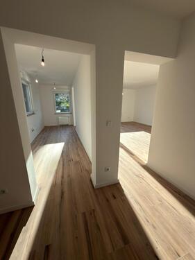 Foto - Frisch renovierte 2,5 Zimmer Wohnung mit großer TerrasseGarten