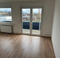 Helle Wohnung mit zwei Balkonen in zentraler Lage - Bergisch Gladbach