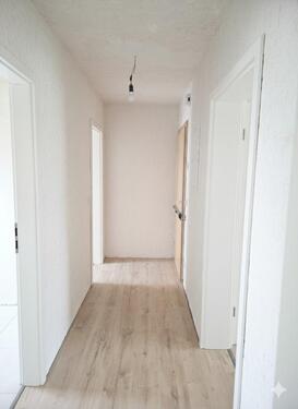 Foto - Sanierte, 3 R. DG-Whg 47 m² + 15 m² Nutzfl, Möbel rein und fertig