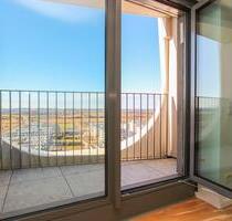 Exklusives Wohnen mit Panorama: 3-Zimmer-Wohnung mit Loggia - München Aubing-Lochhausen-Langwied