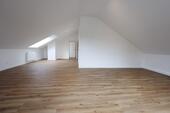 Foto - 2,5 Zimmer, KLIMA, EBK, Stellplatz, Vermietung nach Sanierung