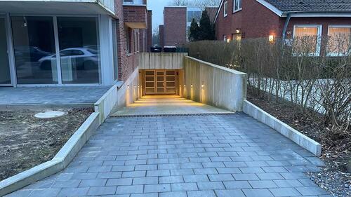 Foto - Tiefgaragenstellplatz mit Fernbedienung (optional mit Wallbox) zu vermieten