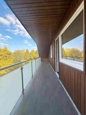 Foto - Große 3 Zimmer Dachgeschoss Wohnung Timmerlah