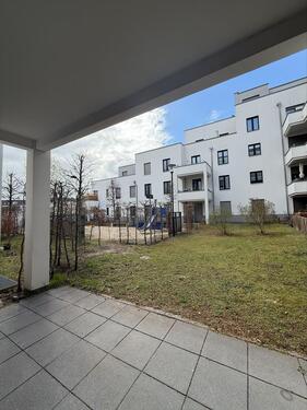 Foto - Erdgeschosswohnung mit 3 Zimmern, großer Terrasse, 2 Bädern und Einbauküche