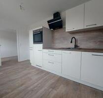 Geräumige 5-Zimmer-Wohnung mit Balkon und Garten in Ihrhove - Westoverledingen