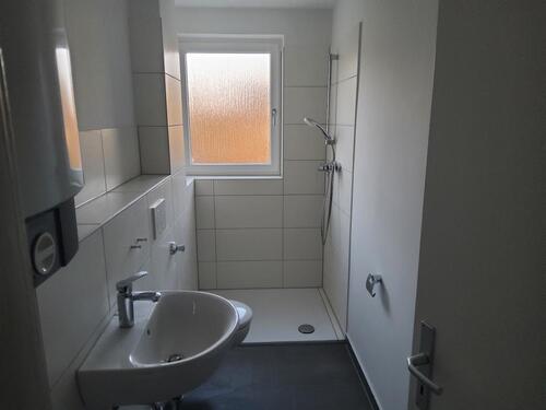 Foto - 2 Zimmer- Wohnung, frisch für Sie renoviert EG rechts