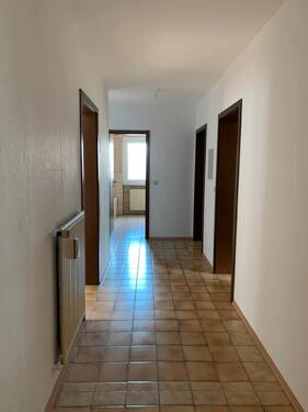 Foto - 4-Zimmerwohnung mit Balkon und Garage